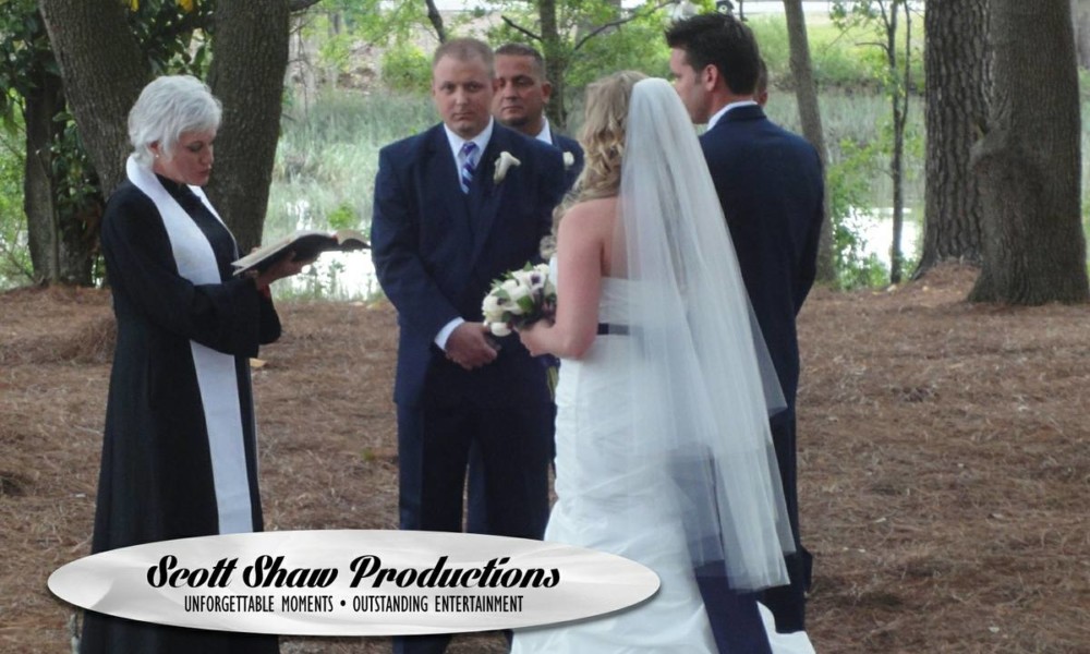 A Wedding In The Woods A Perfect Setting To Say Your Vows