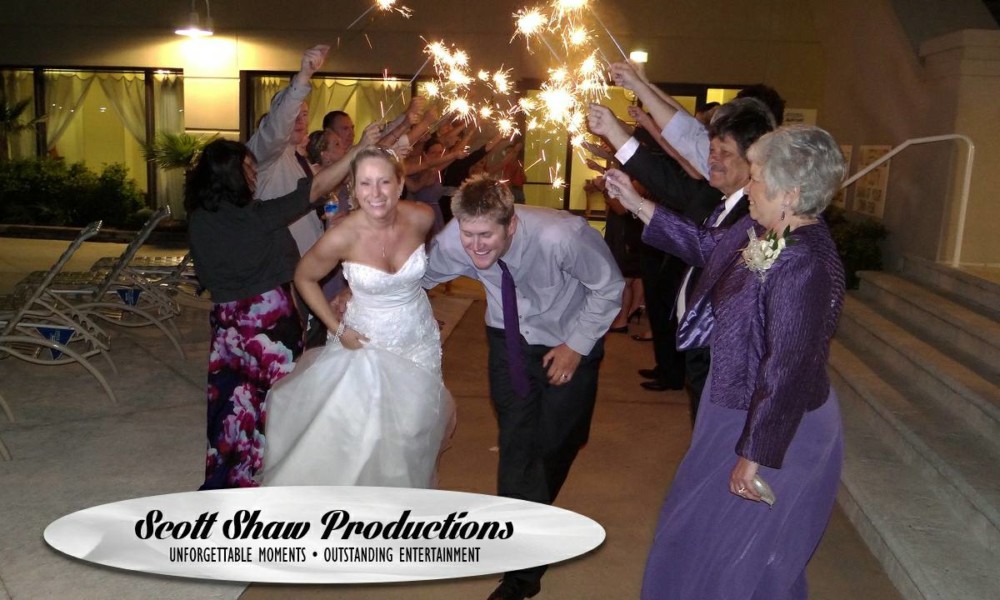 Sparkler Exits Are So Fun A Sparkler Exit with DJ Scott Shaw